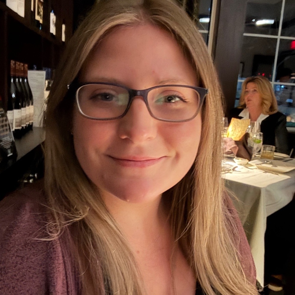 Meet your Posher, Caitlin